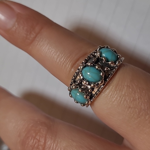 Aqua Ring Size 8 - Picture 5 of 9